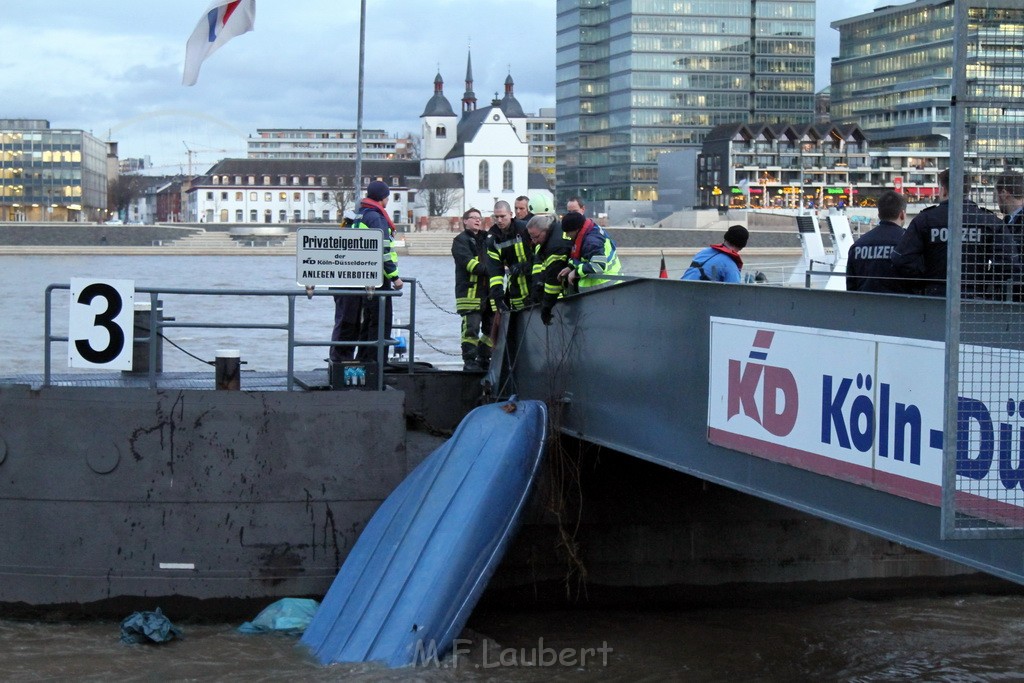 PRhein Koeln Altstadt am Rheinpegel Deutzer Bruecke (JK) P09.JPG